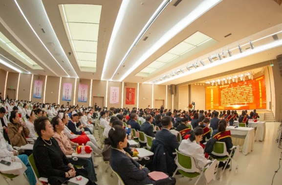 接續(xù)奮斗啟新篇！這場(chǎng)總結(jié)表彰大會(huì)奮進(jìn)感滿(mǎn)滿(mǎn)